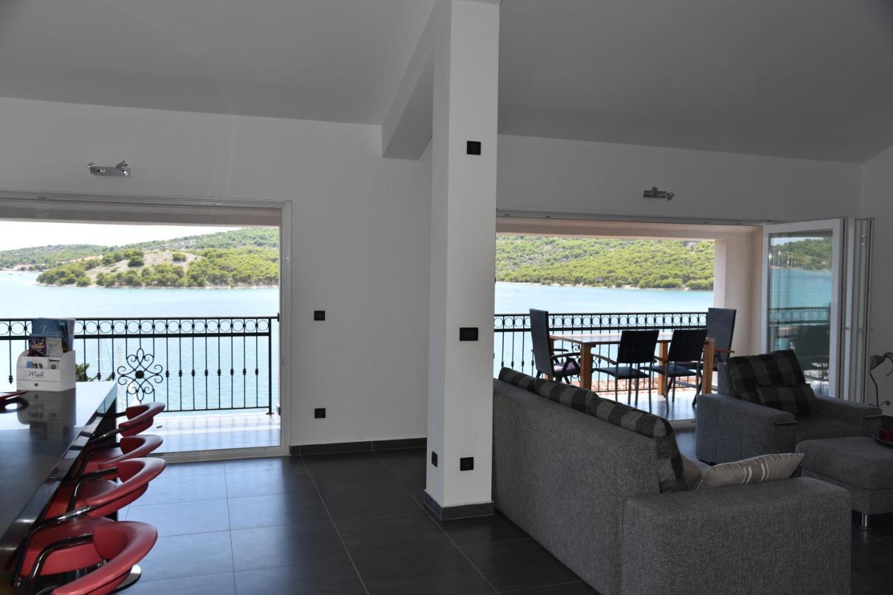 Villa Pina Appartment Chantos Tisno Exterior foto